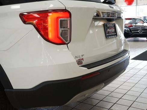 Used 2023 Ford Explorer XLT w/ Equipment Group 202A AWD/4WD image 16