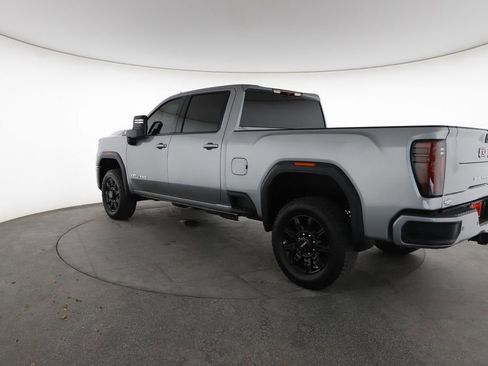 Used 2025 GMC Sierra 2500 AT4 image 9