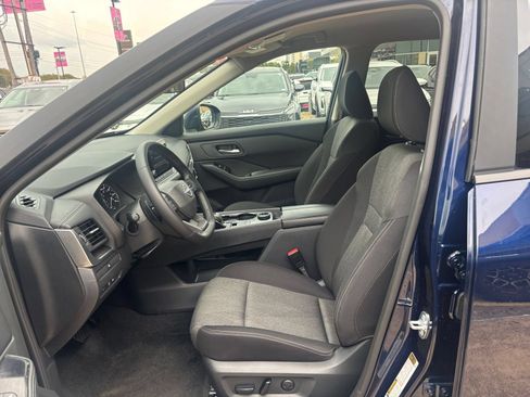 Used 2026 Nissan Rogue SV AWD/4WD image 28