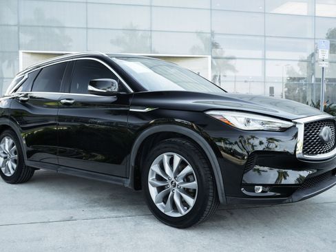 Used 2019 INFINITI QX50 Luxe w/ Navigation Package image 2