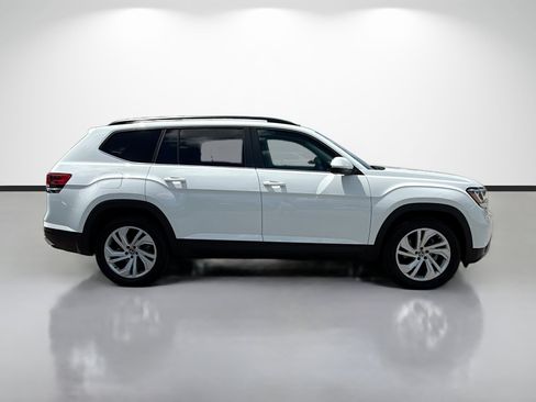Used 2023 Volkswagen Atlas SE w/ Panoramic Sunroof Package FWD image 2