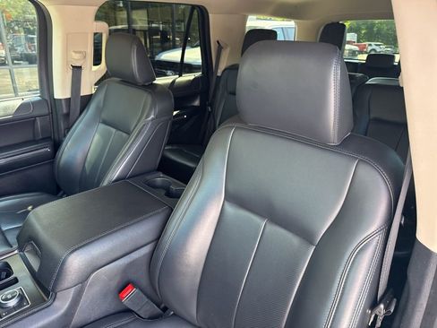 Used 2024 Ford Expedition XLT AWD/4WD image 23