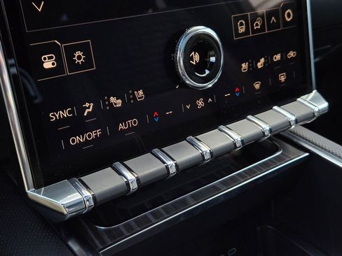 Used 2024 GMC Sierra EV Denali image 21