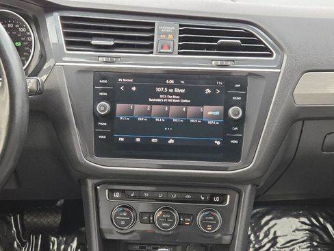 Used 2019 Volkswagen Tiguan SE w/ Panoramic Sunroof Package image 23