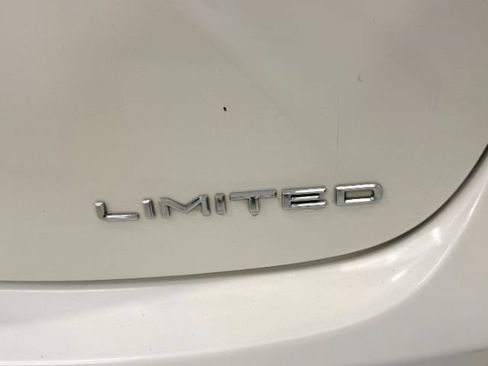 Used 2014 Toyota Avalon Limited FWD image 12
