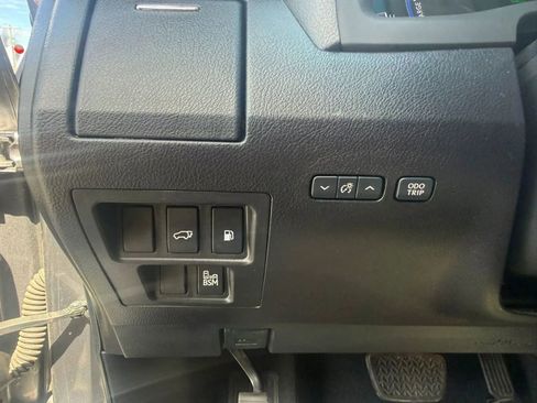 Used 2015 Lexus RX 450h AWD image 18