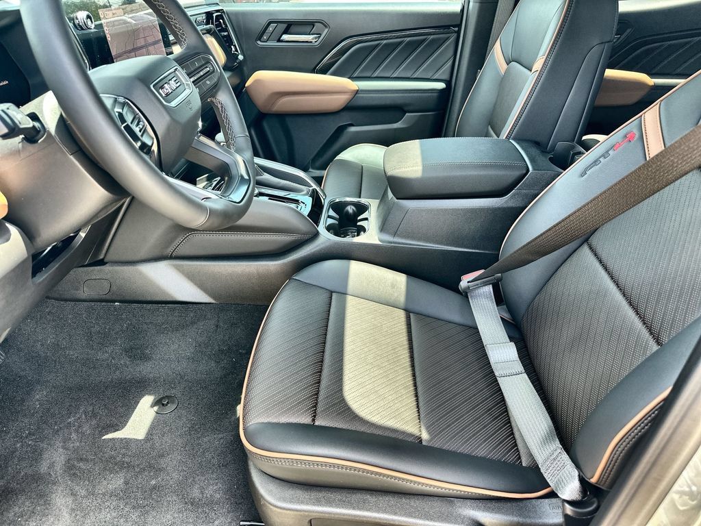 New 2026 GMC Canyon AT4 w/ Technology Plus Package AWD/4WD image 24