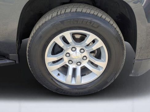 Used 2020 Chevrolet Suburban LT image 11