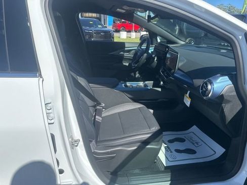 New 2026 Chevrolet Equinox EV LT image 32