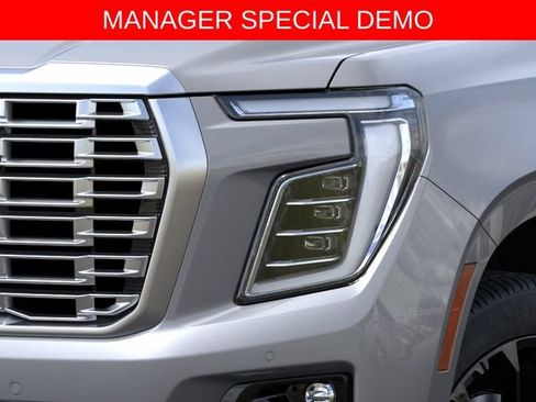 Used 2026 GMC Yukon XL Denali w/ Denali Reserve Package AWD/4WD image 10
