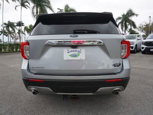 Certified 2022 Ford Explorer Limited w/ Equipment Group 301A image 35