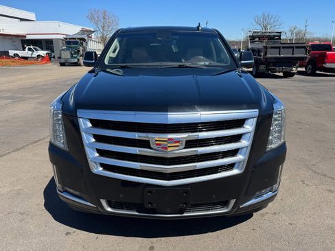 Used 2017 Cadillac Escalade Premium Luxury AWD/4WD image 8