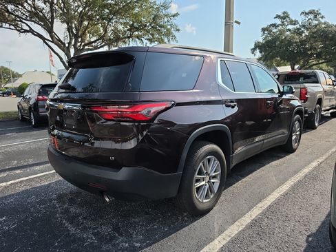 Used 2022 Chevrolet Traverse LT FWD image 3