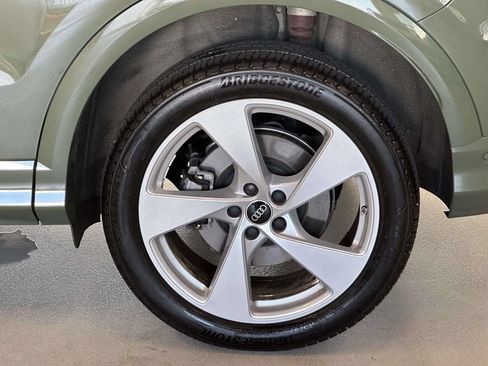 Used 2025 Audi Q5 Premium Plus w/ Premium Plus AWD/4WD image 7