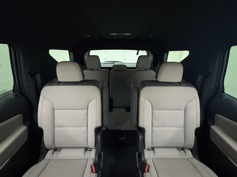 Used 2026 Chevrolet Traverse LT w/ Driver Confidence Package FWD image 40