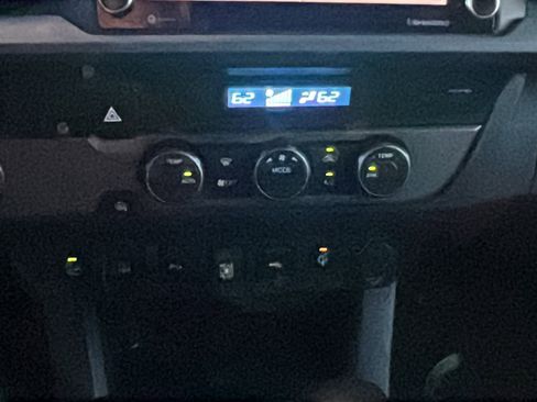 Used 2022 Toyota Tacoma 2WD Double Cab image 28