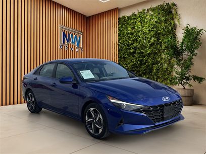 Used 2023 Hyundai Elantra SEL w/ Convenience Package