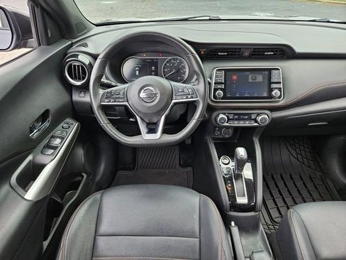Used 2019 Nissan Kicks SR w/ SR Premium Package FWD image 12