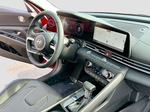 New 2025 Hyundai Elantra Limited image 5