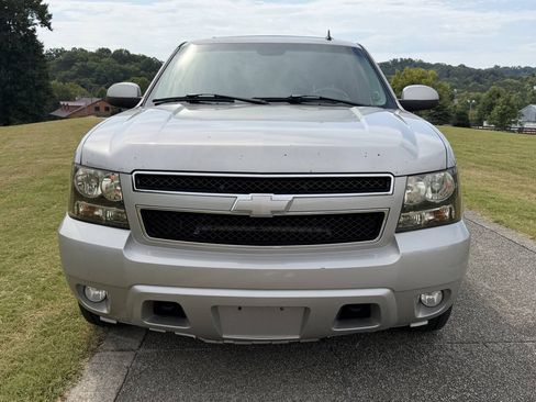 Used 2007 Chevrolet Tahoe LTZ w/ LTZ Preferred Equipment Group AWD/4WD image 3