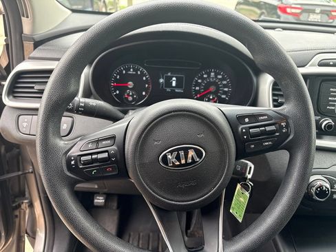 Used 2016 Kia Sorento AWD image 14