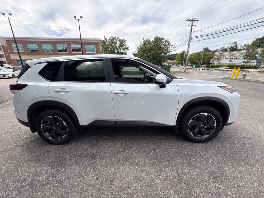 Certified 2026 Nissan Rogue SV AWD/4WD image 5