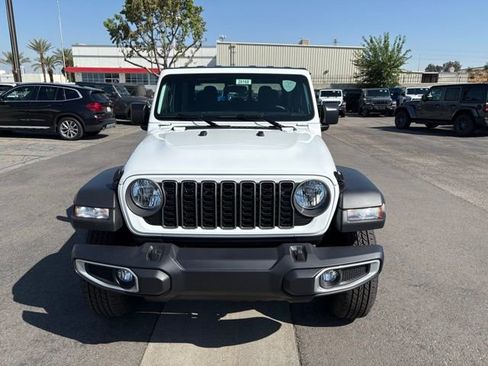 New 2026 Jeep Gladiator Sport AWD/4WD image 2