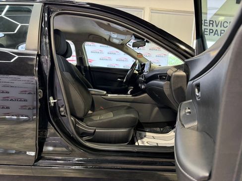 Used 2024 Nissan Sentra SV image 35