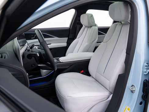 New 2026 Cadillac Lyriq Sport image 13