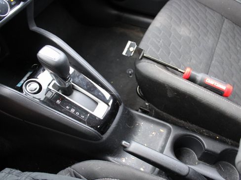 Used 2021 Nissan Kicks S image 21