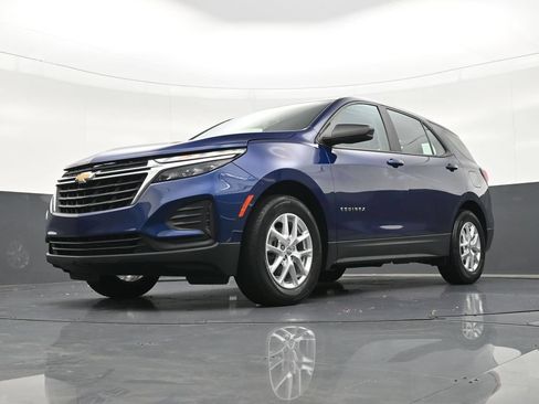 Used 2023 Chevrolet Equinox LS FWD image 18