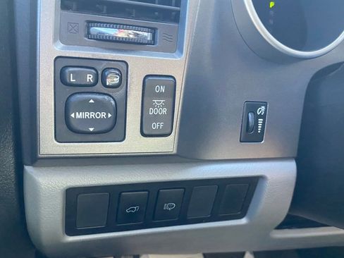 Used 2015 Toyota Sequoia Limited AWD/4WD image 27