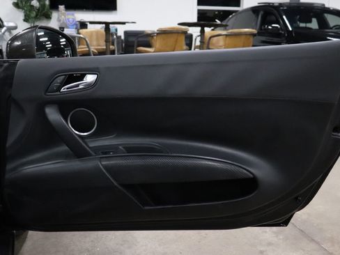 Used 2011 Audi R8 V10 image 21