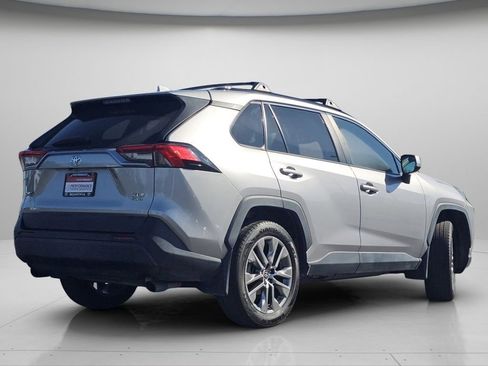 Used 2022 Toyota RAV4 XLE Premium AWD/4WD image 24