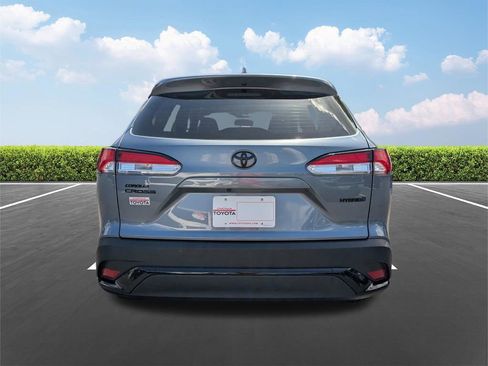 Used 2024 Toyota Corolla Cross AWD Hybrid image 6