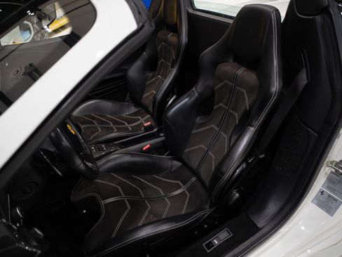 Used 2013 Ferrari 458 Spider RWD image 13