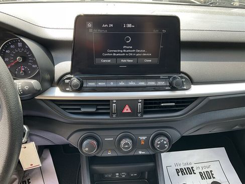 Used 2020 Kia Forte LXS FWD image 31