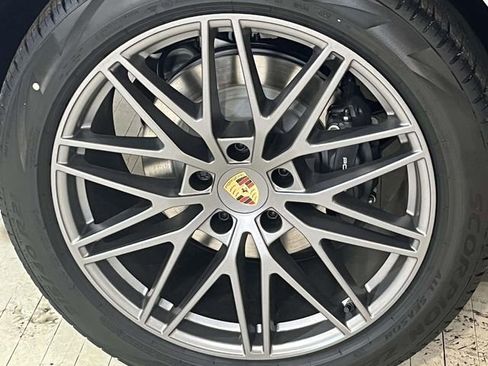 New 2026 Porsche Cayenne AWD/4WD image 14