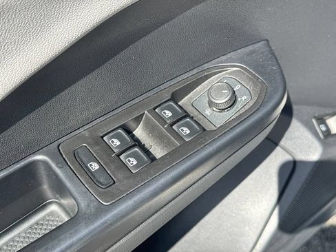 Used 2024 Volkswagen Taos SE AWD/4WD image 37