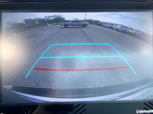 Used 2022 Toyota Highlander L image 25