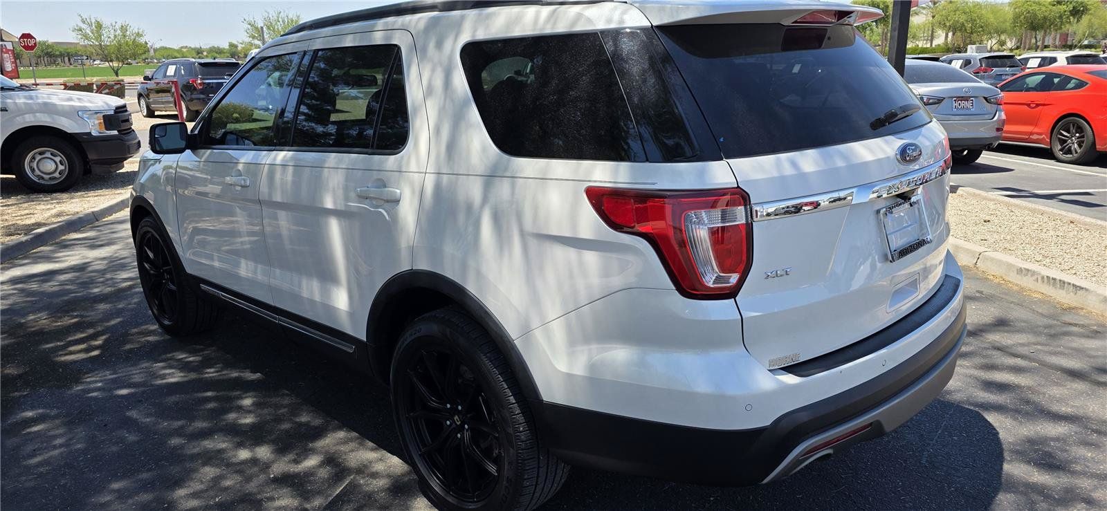 Used 2016 Ford Explorer XLT w/ Equipment Group 201A FWD image 7