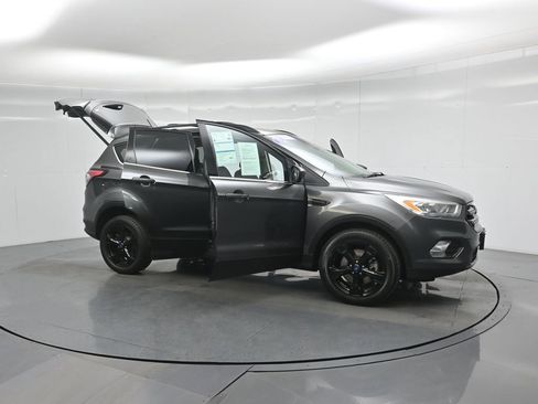 Certified 2018 Ford Escape SEL image 32
