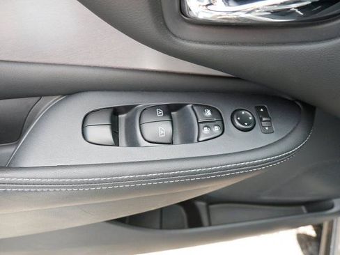 Certified 2024 Nissan Murano SV w/ SV Midnight Edition Package AWD/4WD image 14
