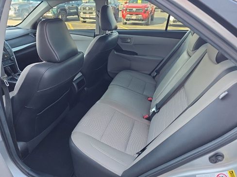 Used 2015 Toyota Camry SE image 12