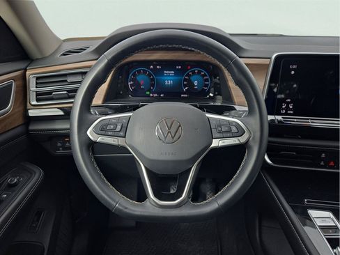 Used 2024 Volkswagen Atlas SE FWD image 18