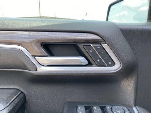 Used 2022 Chevrolet Silverado 1500 LTZ AWD/4WD image 20