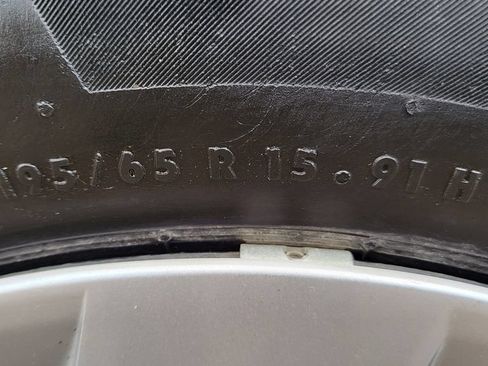 Used 2023 Nissan Versa S w/ Trunk Package FWD image 16