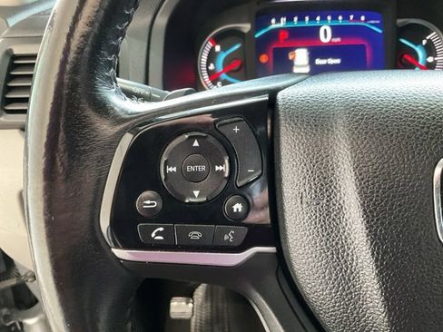 Used 2022 Honda Pilot Touring image 11