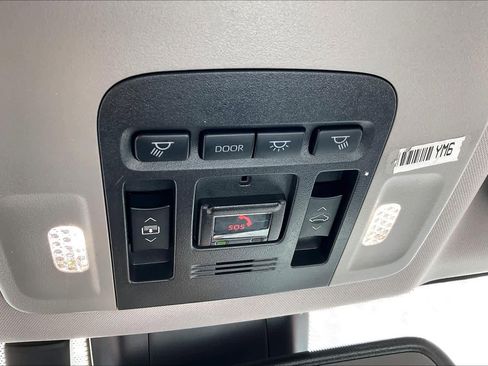 Used 2024 Toyota Camry XLE image 33