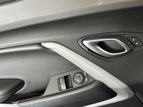 Used 2018 Chevrolet Camaro SS RWD image 12